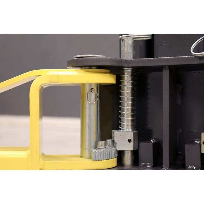MaxJax M7K Portable Two-Post Lift thumbnail 5